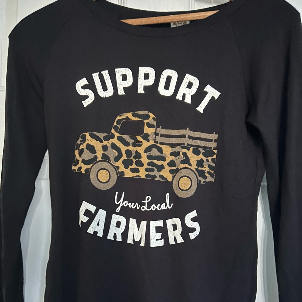 Super Cute “Support Farmers” Long-Skeeve T-Shirt